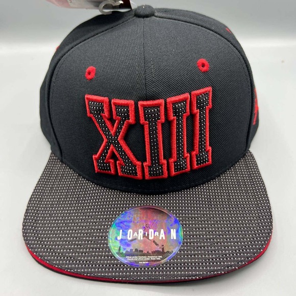 Air Jordan 13 XIII Bred Hat Men‎ Black Embroidered Jumpman Snap Back Cap New - Picture 1 of 8